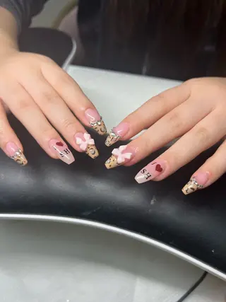 ネイル Lee Nailsのネイルデザイン