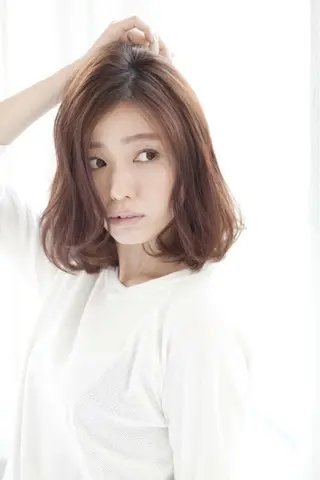 ミディアム neolive emのヘアスタイル