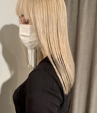 セミロング カラー ✨艶ブリーチカラー ✨四ノ宮裕己のヘアスタイル