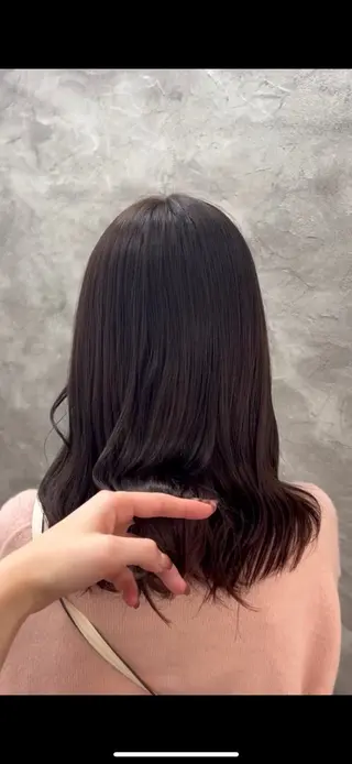 ミディアム ルプラボウ/ 内藤ほのか/艶カラーのヘアスタイル