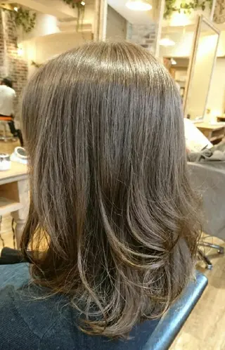 カラー ミディアム ＊Cielo＊ 佐藤 幸世のヘアスタイル