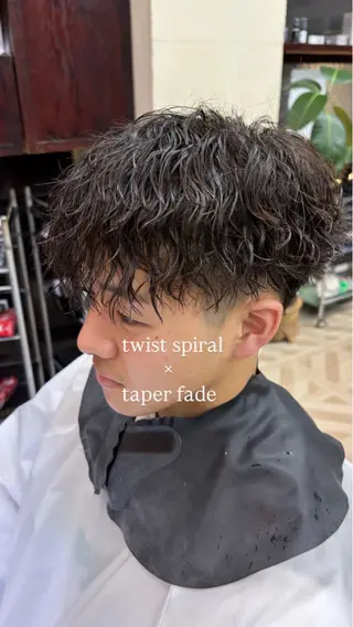 パーマ メンズ 山本 拓実のヘアスタイル