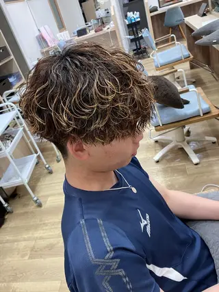 ミディアム パーマ ファミールヘア所属・メンズパーマ波巻き 🌳大森悠登🌳のヘアスタイル