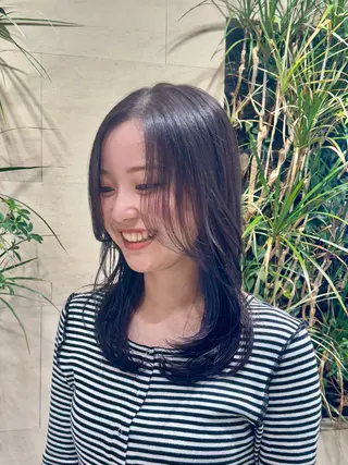 ミディアム 暖色/レイヤーカット /艶髪/髪質改善/のマツエク・マツパデザイン