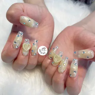 ネイル ゴテゴテ💙ワンホン リオナのネイルデザイン