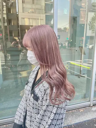 カラー ミルクティーカラー イイサカシュンスケのヘアスタイル