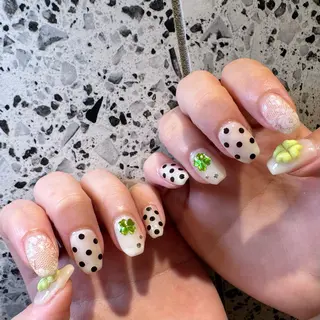 ネイル RIEKO🍒 ワンホン♡推しネイルのネイルデザイン