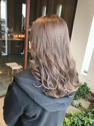 セミロング カラー 具志 正太のヘアスタイル