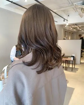 ミディアム カラー 透明感/オリーブ/ グレージュ/YUKAのヘアスタイル