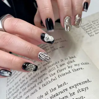 ネイル Lit🌙 Rikakoのネイルデザイン