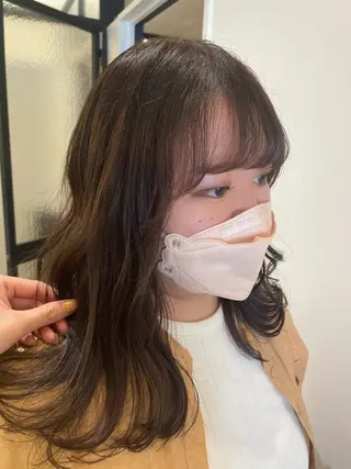 カラー 栗林 茉那のヘアスタイル