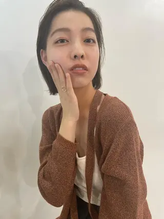 ショート カラー 本山　くせ毛のカット 尾島光季のヘアスタイル