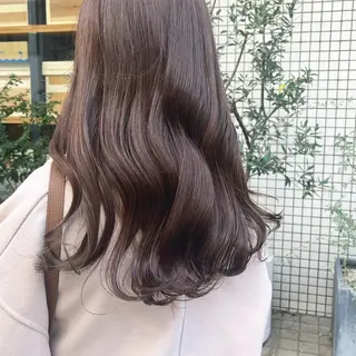 セミロング カラー カジュアルを女っぽく 𝗮𝘆𝗮𝗰𝗼のヘアスタイル