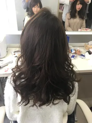 セミロング ヘアアレンジ PALETTE(パレット)所属・SHIORI💜口コ ミNo.1艶カラーのヘアスタイル
