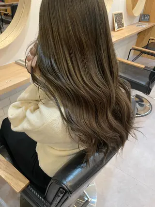 ロング カラー akane .のヘアスタイル