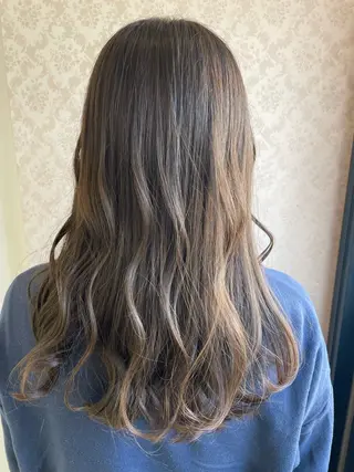 ロング ヒヨシ ルナのヘアスタイル