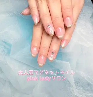 ネイル pink ladyサロン所属・べ にのネイルデザイン