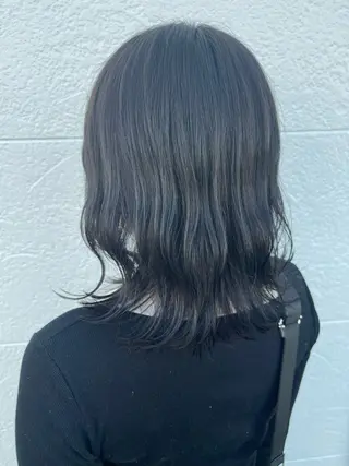 セミロング 新宅 綾乃のヘアスタイル