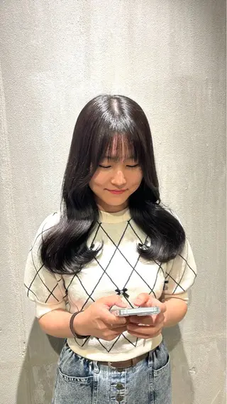 ミディアム カラー 小木曽 里華のヘアスタイル