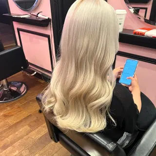 ロング カラー ヘアアレンジ ⭐️𝑭𝑰𝑳𝑴𝑶𝑹𝑴𝑨𝑳𝑬⭐️【フィルモルメール】所属・トレンドヘア🩶 艶髪🩶yoshiのヘアスタイル