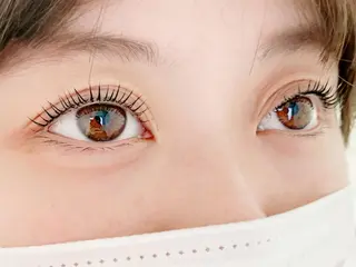 マツエク・マツパ アイブロウ トレヴァーデルチザン inuiのマツエク・マツパデザイン