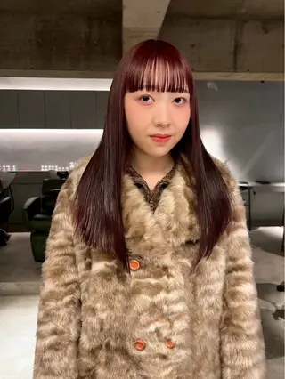 カラー 纐纈 釉羽のヘアスタイル