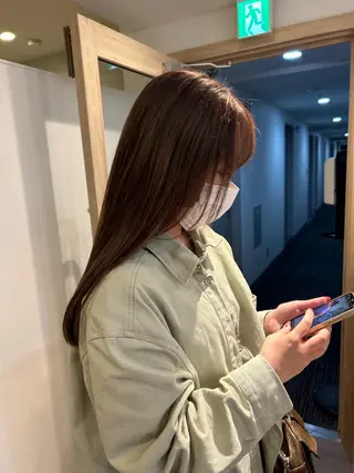 ロング カラー オリーブ/ ナカミネアキナのヘアスタイル