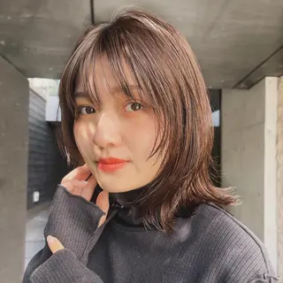 ミディアム カラー 阿久津真衣 似合わせカットのヘアスタイル