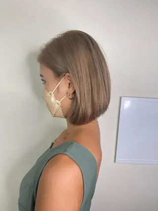 ショート カラー ハイライトカラー✨ グレージュ✨鎌倉光洋のヘアスタイル