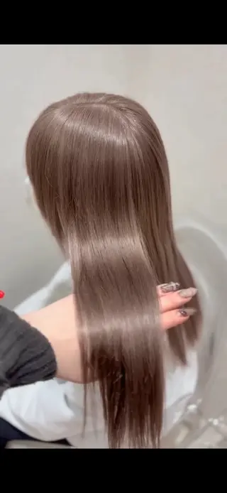 カラー VEGA所属・VEGA日並 樹里のヘアスタイル