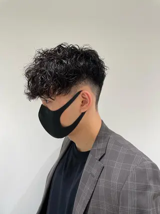 ショート メンズ フェザーパーマ職人 🪶ryosukeのヘアスタイル