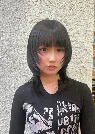 セミロング 💥ウルフカット デザインあんな💥のヘアスタイル