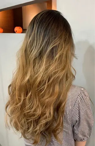 ロング カラー ネイル マツエク・マツパ ブリーチ特化 / share 元太のヘアスタイル