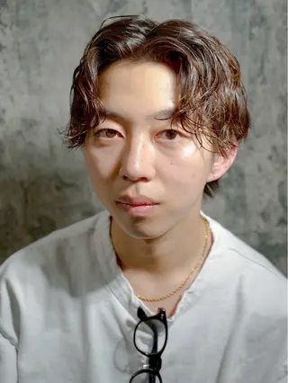 ミディアム カラー パーマ ヒロ銀座　並木新橋店所属・ヨシダ リノのヘアスタイル