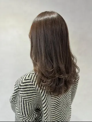 ロング カラー ヘアアレンジ 大人レイヤー& 透明感カラー💄のヘアスタイル