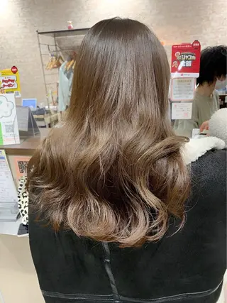 ロング カラー ヘアアレンジ 近藤千翔🩵 髪質改善Periodのエステ・リラクイメージ