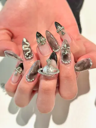 ネイル MIGHTY COLORのネイルデザイン