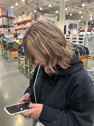 ミディアム 金森 有希のヘアスタイル