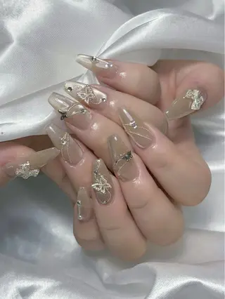 ネイル LEELA NAIL STUDIO所属・LEELA NAIL STUDIOのネイルデザイン