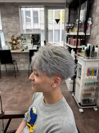 ショート メンズ フェードパーマ 新倉幸之助のヘアスタイル