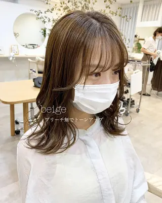 セミロング カラー 佐藤 永夏のヘアスタイル