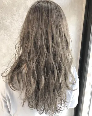 ロング カラー 顔周りレイヤー/韓国 ブリーチminamiのヘアスタイル