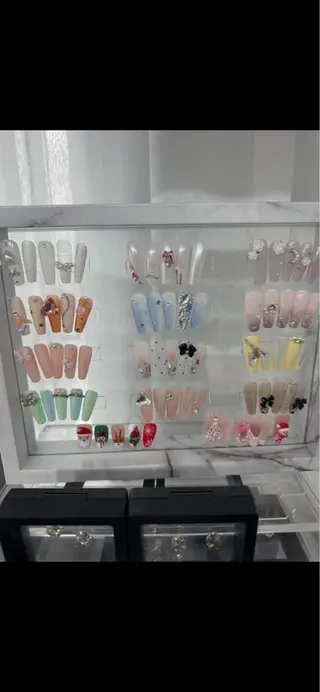 ネイル AB マツエクネイルサロン2号店所属・金子 希のネイルデザイン