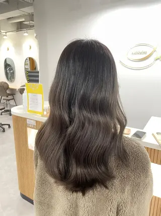 セミロング カラー SHIAN橋本店 おぐちまほのヘアスタイル
