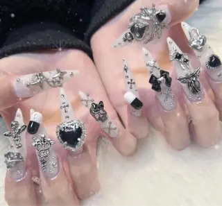 ネイル UMI ネイルサロン新宿🎀のネイルデザイン