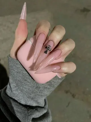 ネイル Diamond  Salon所属・Hain Hainのネイルデザイン