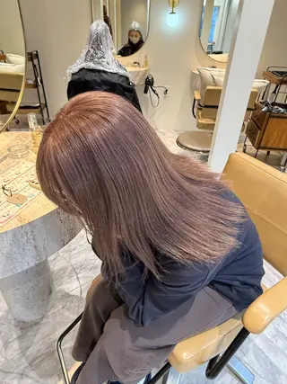 ミディアム カラー ミルクティー× グレージュMOMOのヘアスタイル