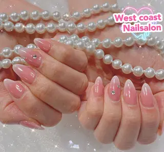 ネイル リボン、ガーリー パーツ放題専門店のネイルデザイン