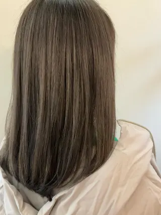 ミディアム 鈴木 香哉子のヘアスタイル