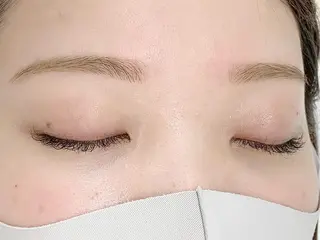 アイブロウ BellFlower Aki（眉・まつげ）のマツエク・マツパデザイン